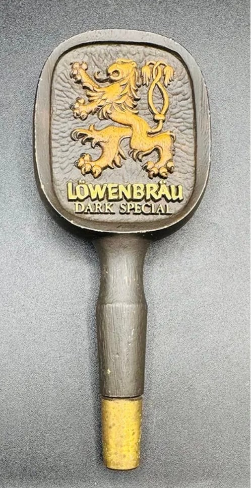 Rare Vintage Löwenbräu Light Special Wood Beer Tap Handle – Lion Crest: A sophisticated, vintage wooden tap handle for Löwenbräu Light Special. Features a deeply embossed gold-tone lion rampant crest on a textured background. • Brand: Löwenbräu &