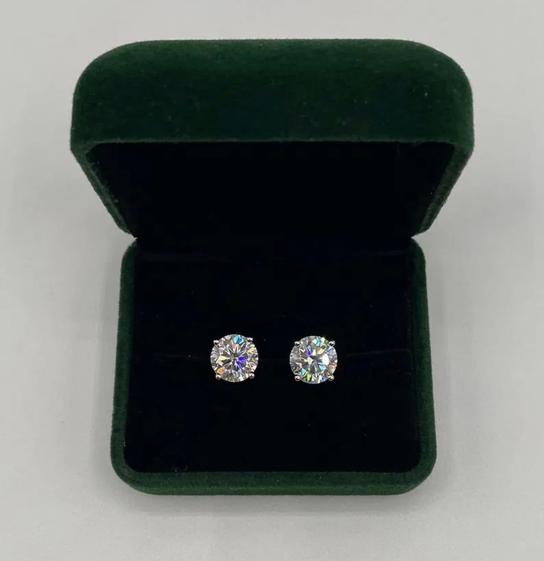 Stunning 6.00 CTW Round Brilliant Cut Moissanite Stud Earrings - 2