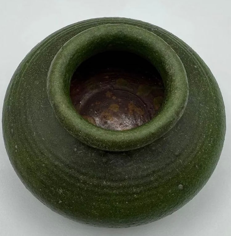 Antique Grueby Faience Arts & Crafts Matte Green Onion Vase – Impressed Lotus Mark - 3