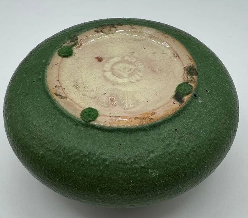 Antique Grueby Faience Arts & Crafts Matte Green Onion Vase – Impressed Lotus Mark - 5