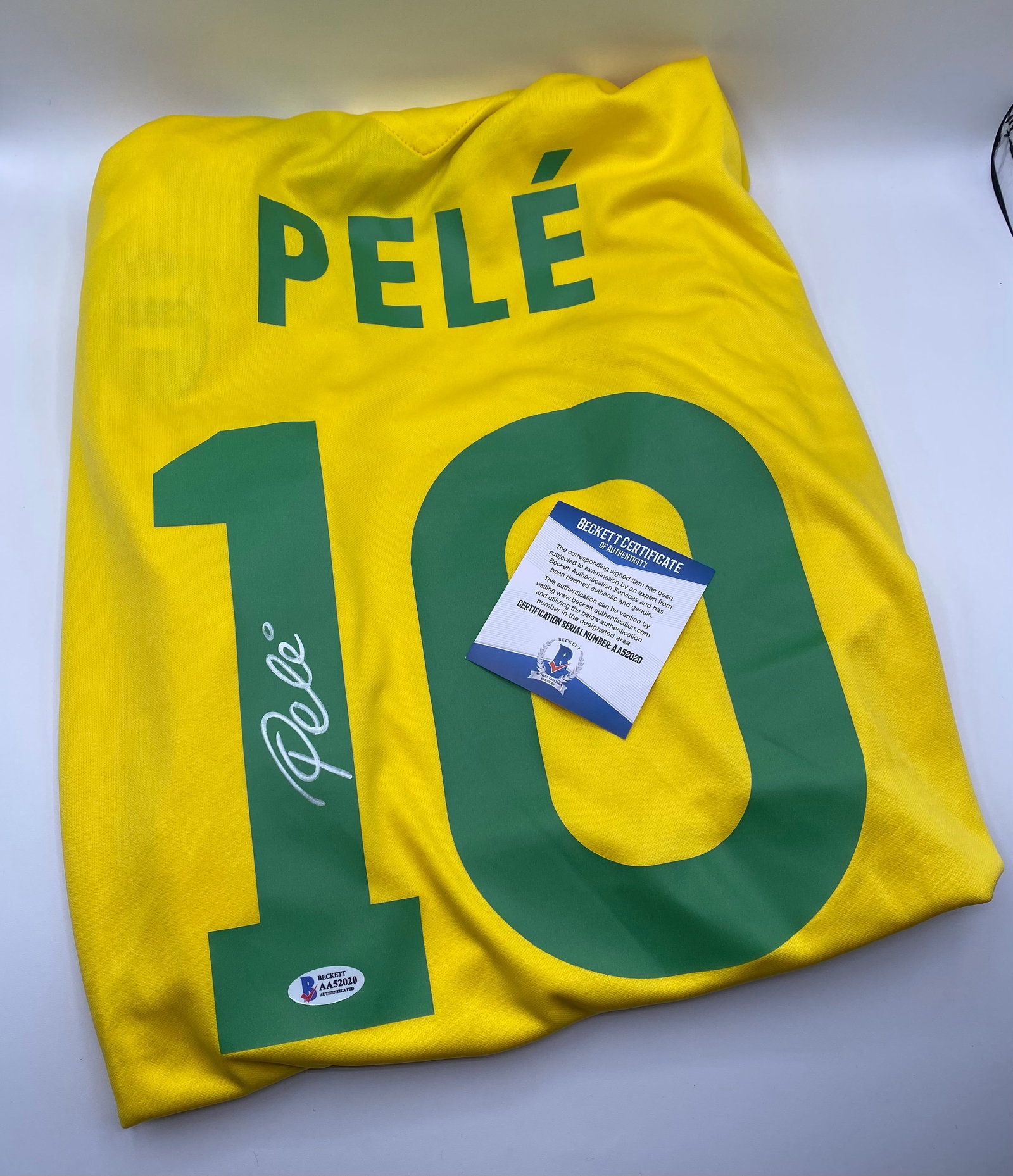 Pelé Signed Brazil Jersey Beckett COA - 2