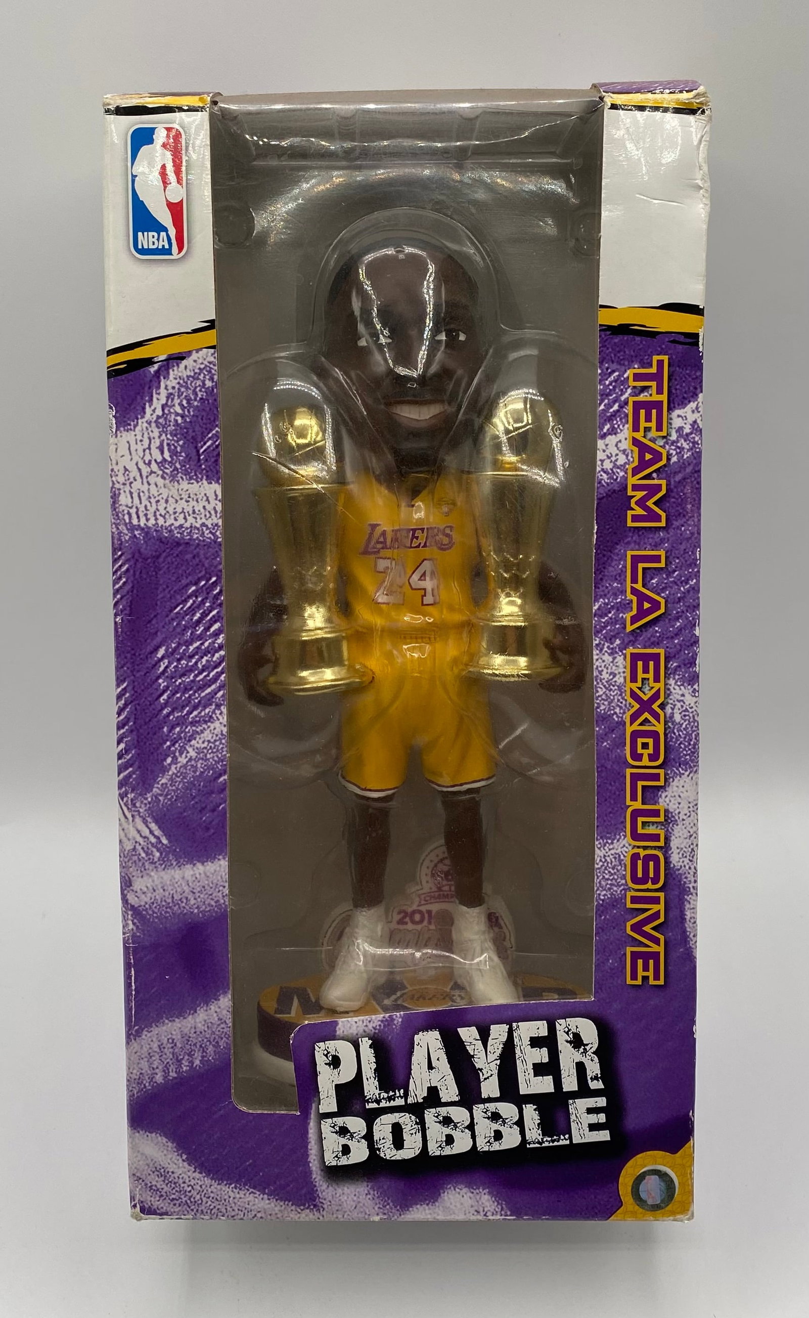 Kobe Bryant Team LA Exclusive Dual Trophy Bobblehead - Forever Collectibles /2000: Item: Kobe Bryant "Team LA Exclusive" Player Bobblehead Series: Forever Collectibles (FOCO) Legends of "The Court" Limited Edition Exclusivity & Rarity: Individually hand-numbered on the base as #477