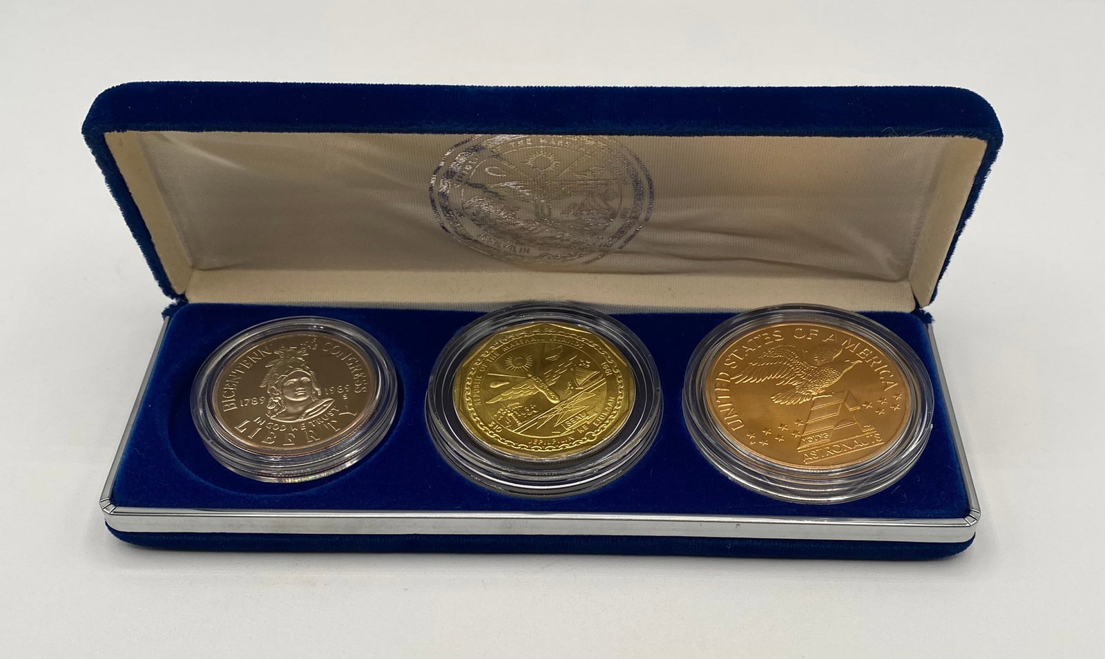 3-Piece Commemorative Coin Presentation Set - Desert Storm & Space Shuttle - 2