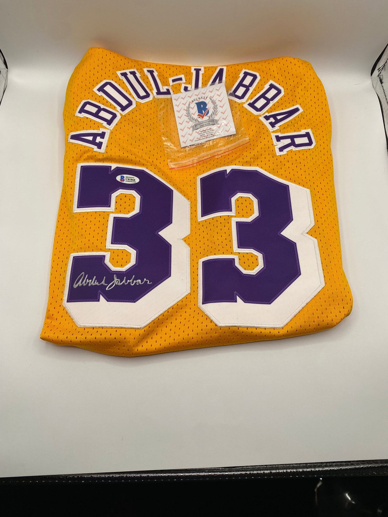 Kareem Abdul-Jabbar Signed Jersey (Beckett COA) - 2