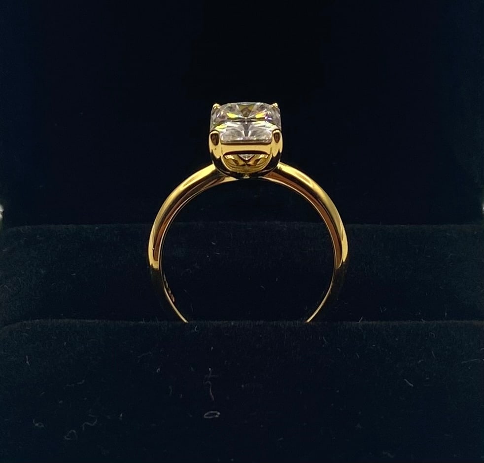 3 Carats Radiant VVS Ring - 2