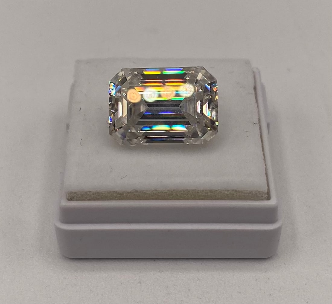 10.00 Ct Emerald Cut Moissanite Loose Stone - VVS1 - Passes Diamond Tester W/ Cert (1 of 1)