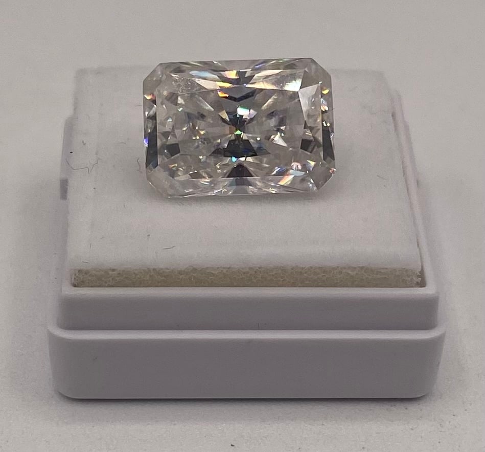 10.00 Ct Radiant Cut Moissanite Loose Stone - VVS1 - Passes Diamond Tester W/ Cert: 10.00 Ct Radiant Cut Moissanite Loose Stone - VVS1 - Passes Diamond Tester W/ Cert