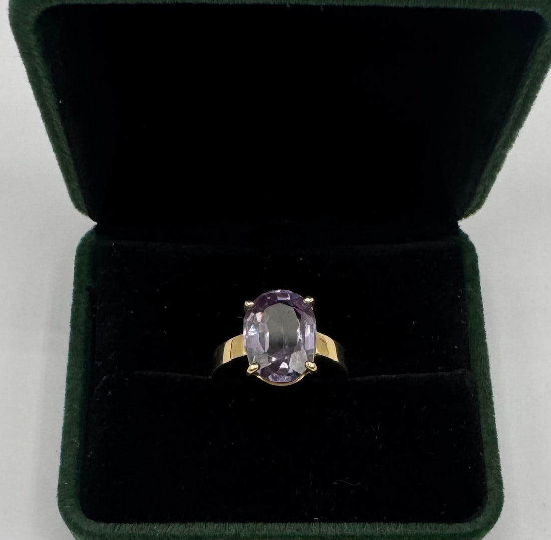 14k Gold Ring Size: 7 5.78g: 14k Gold Synthetic Oval Sapphire Solitaire Statement Ring - Size 7, 5.78g Metal Purity: 14K Gold (Stamped "585") Primary Stone: Synthetic Sapphire (Oval Cut) Stone Color: Light Purple / Lavender Ring
