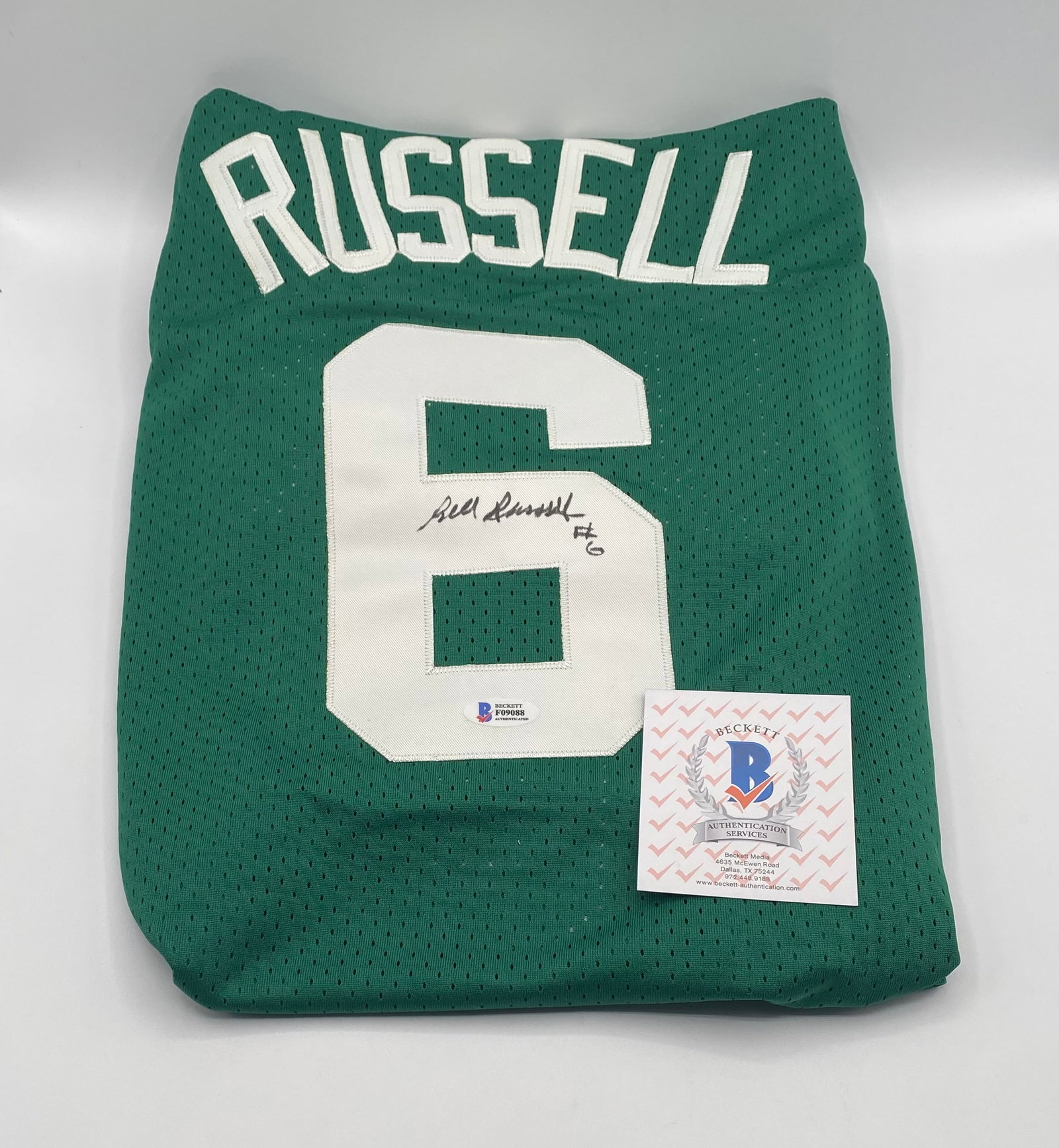 Bill Russell Autographed Jersey Beckett COA: Bill Russell Autographed Boston Celtics #6 Jersey Beckett COA