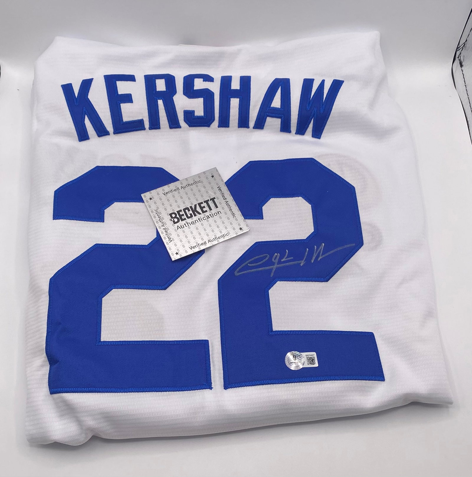 Clayton Kershaw Autographed Jersey (Beckett COA) (1 of 1)