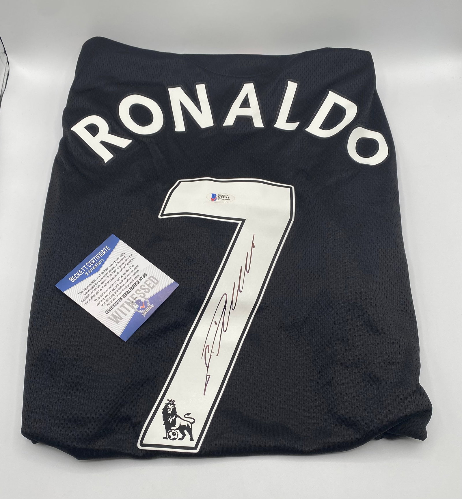 Cristiano Ronaldo Autographed Jersey Beckett Witnessed COA - 2