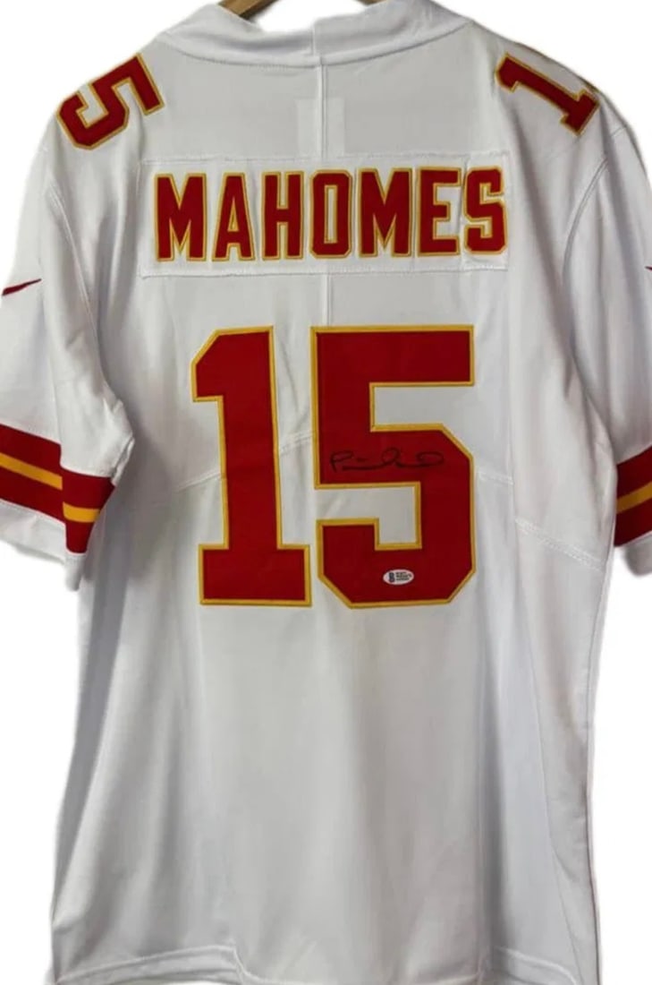 Patrick Mahomes Jersey Autographed Beckett (1 of 1)