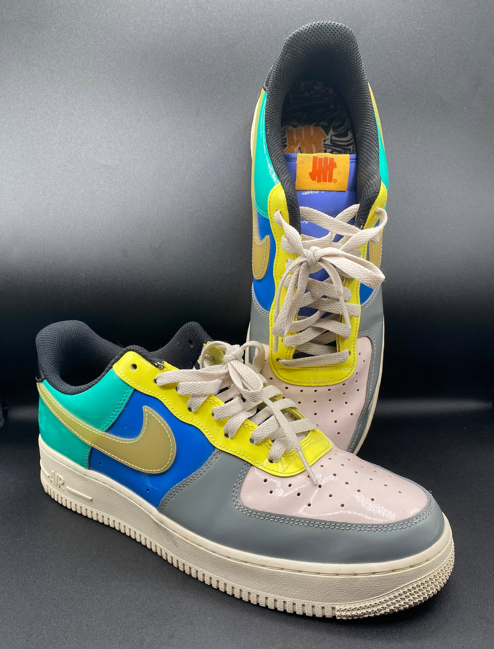 Nike Air Force 1 Low SP x UNDEFEATED Wild Berry / Multi-Color Sneaker: Nike Air Force 1 Low SP x UNDEFEATED Wild Berry / Multi-Color - Men's Size US 12 (DV5255-001). Brand: Nike x UNDEFEATED Model: Air Force 1 Low SP "Community Pack" / "Wild Berry" Style Code: