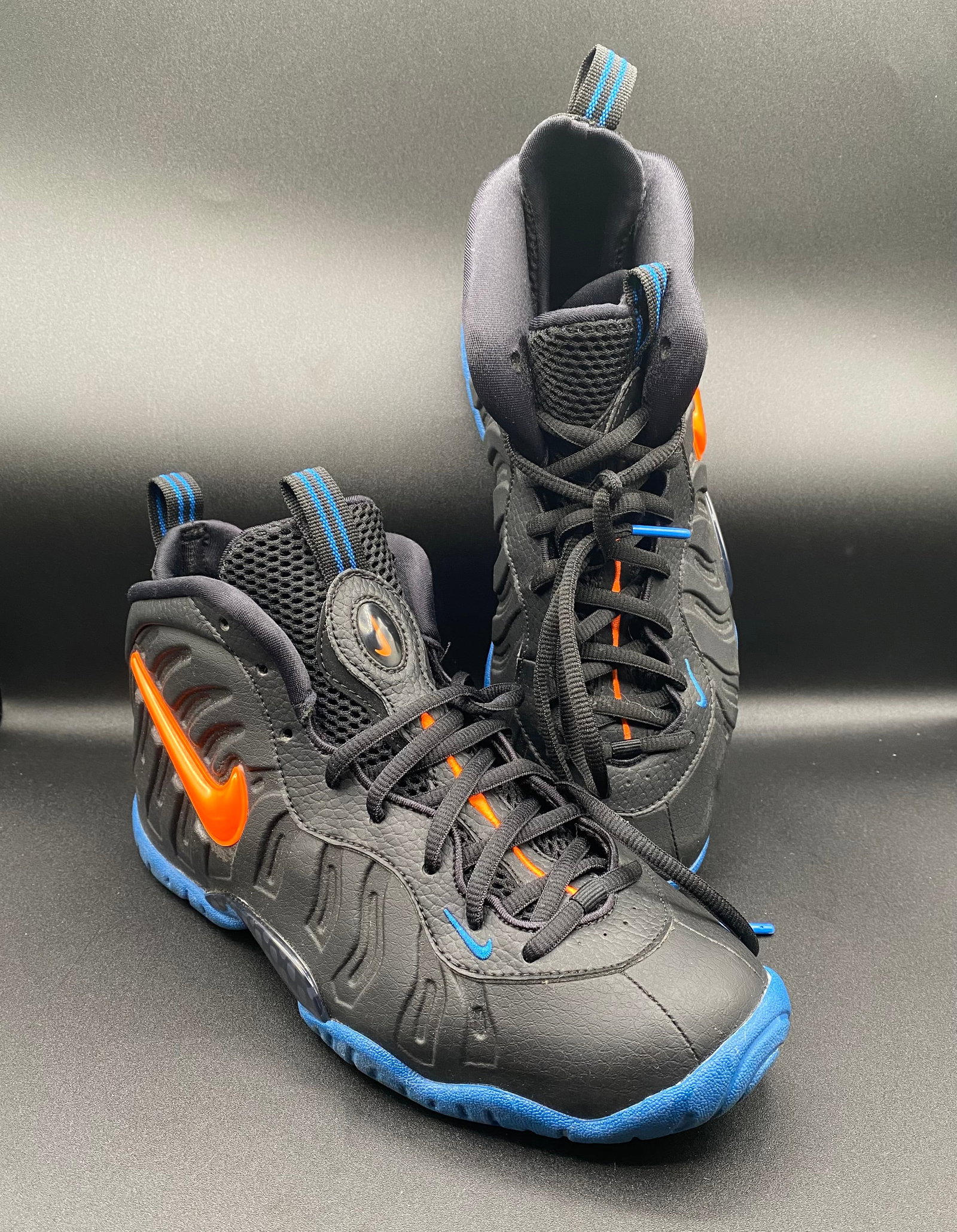 Nike Little Posite GS Shoes: Nike Little Posite Pro GS "Knicks" Black / Total Orange - Size 7Y (644792-011) Brand: Nike Model: Little Posite Pro (GS) "Knicks" Style Code: 644792-011 Size: 7Y / UK 6 / EUR 40 / CM 25 (Equivalent