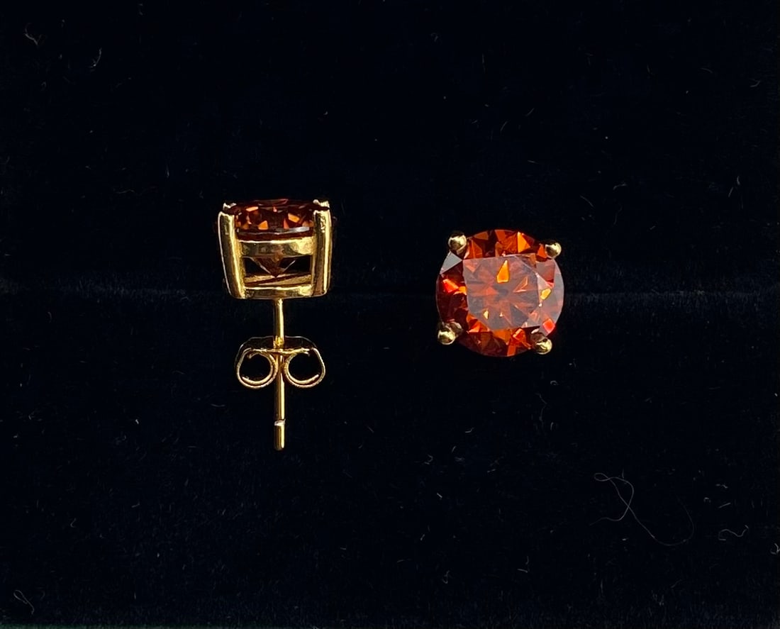 4 Carats Red VVS Earrings - 2