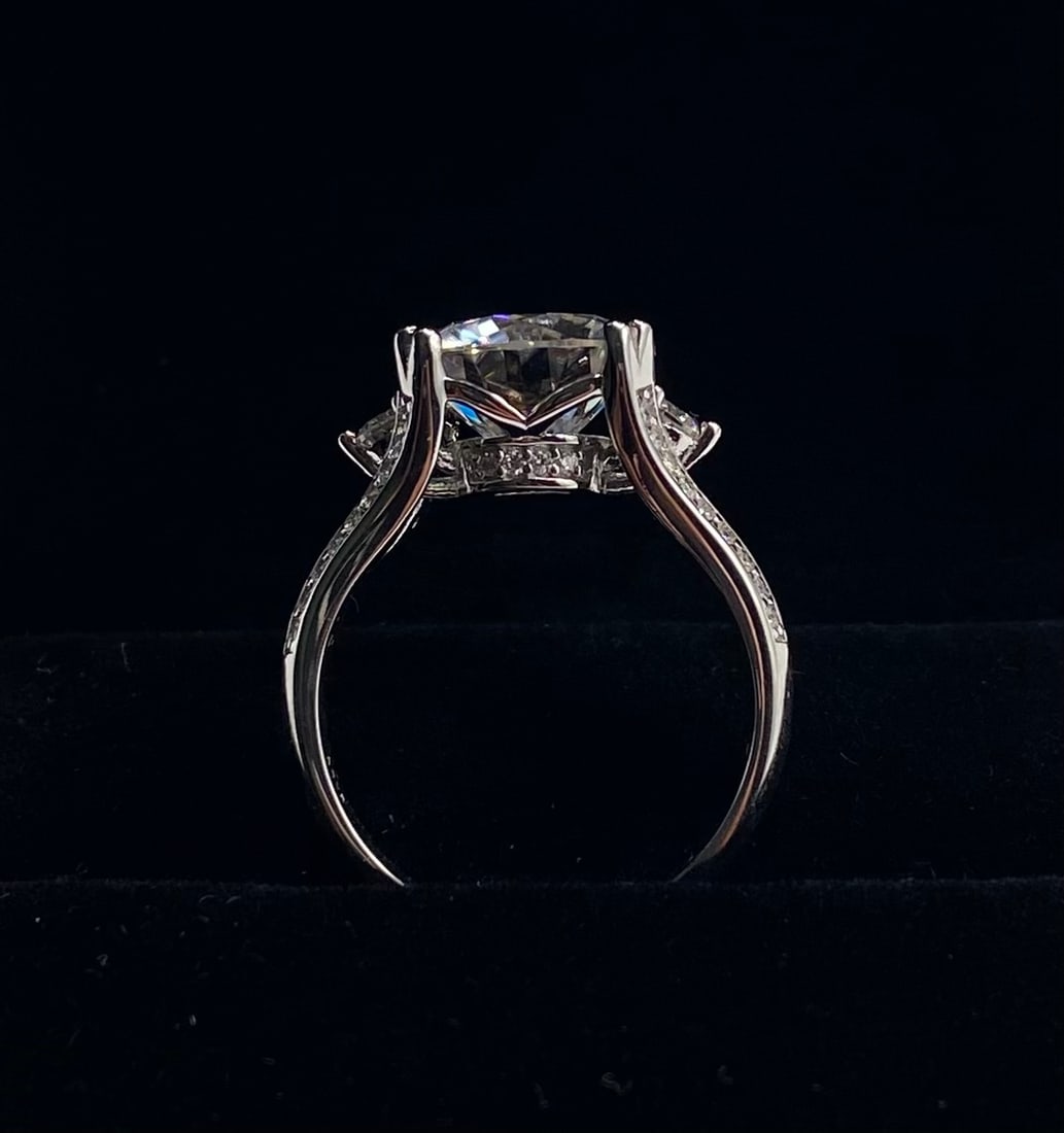 5 Carats VVS Moissanite Ring - 2