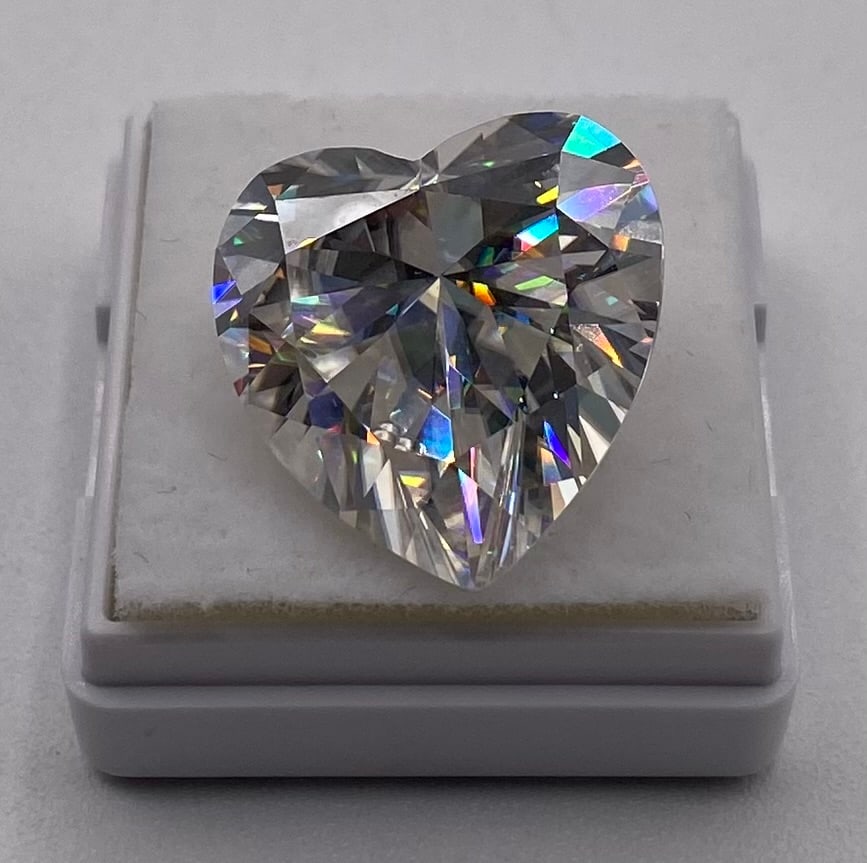 Heart Shape 20 CT VVS1 Loose Moissanite Gemstone - Certified Excellent Cut: Heart Shape 20.00 CT VVS1 Loose Moissanite Gemstone - Certified Excellent Cut