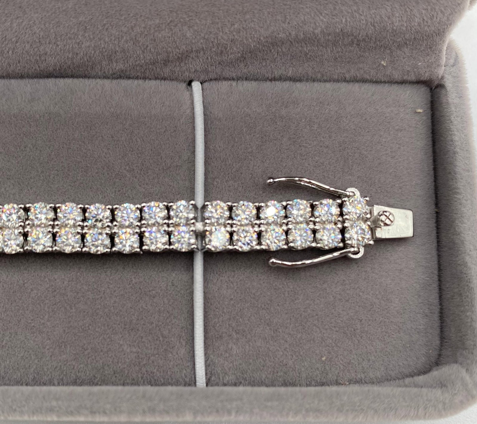 8" Double Row VVS1 D-Color Moissanite Tennis Bracelet in 925 Sterling Silver (6mm) - 2
