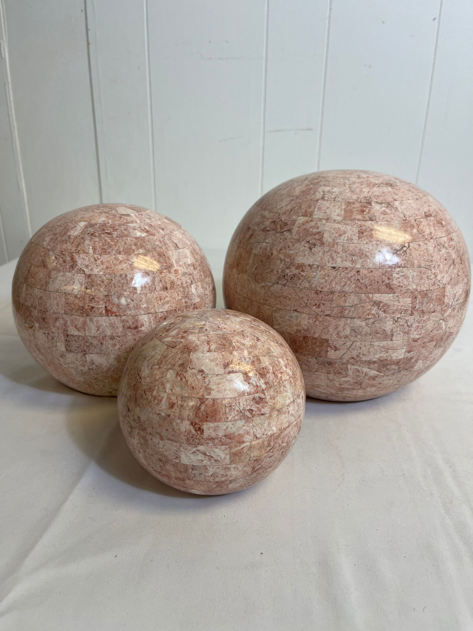 Set of 3 pink marble tile spheres in Graduated sizes (1 of 5)