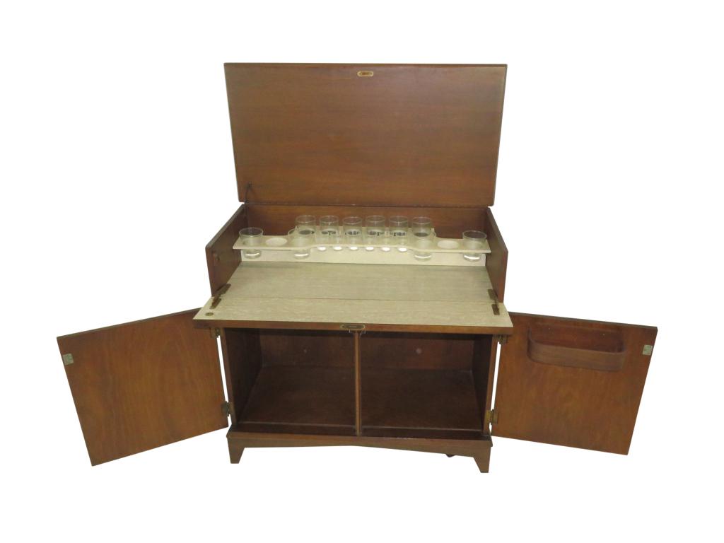 Walnut Lift top Bar MCM (1 of 7)