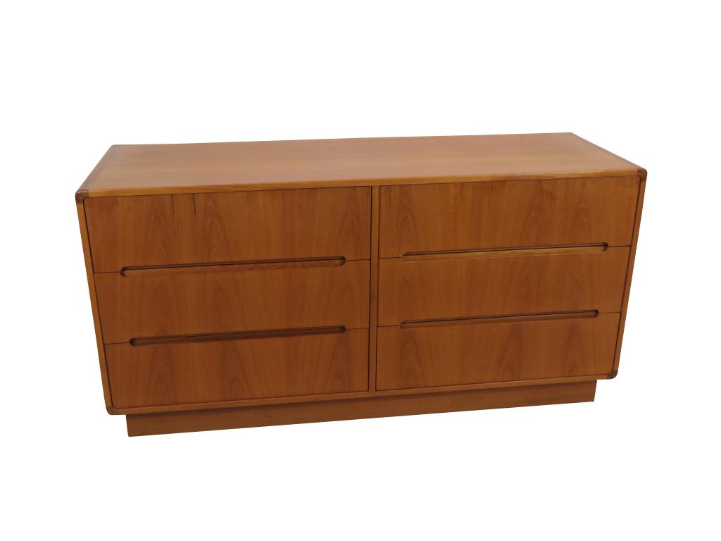 Danish Teak Dresser Chest: Danish Teak 6 drawer credenza , dresser chest. 57"w, 19"d, 29"h