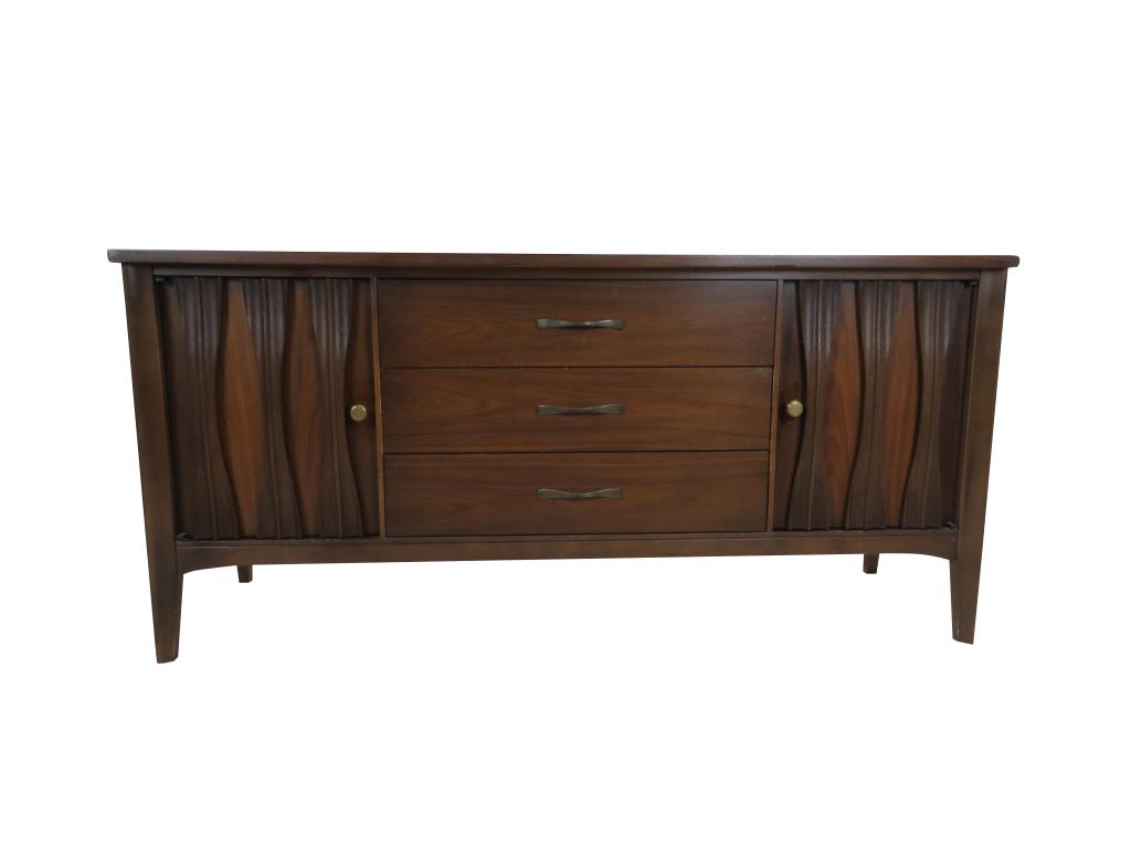 Sculpted Door Credenza: Credenza w/ 3 drawers and 2 sculpted doors. 60"w, 17"d, 28.25