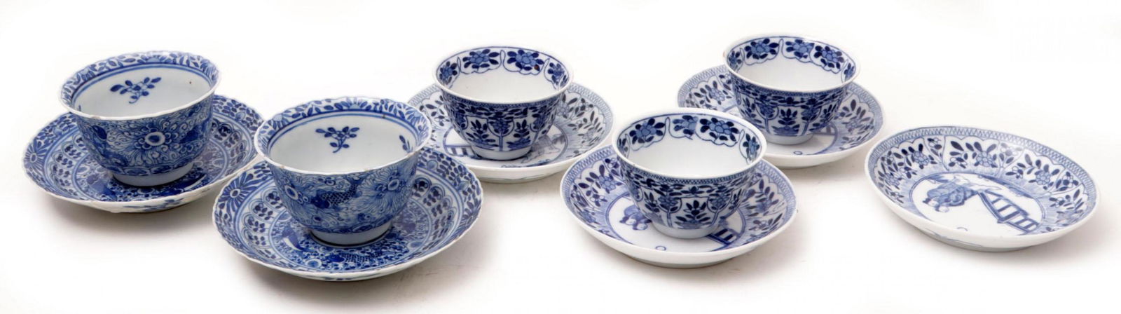 Various blue/white Chinese porcelain including antique (1 of 7)