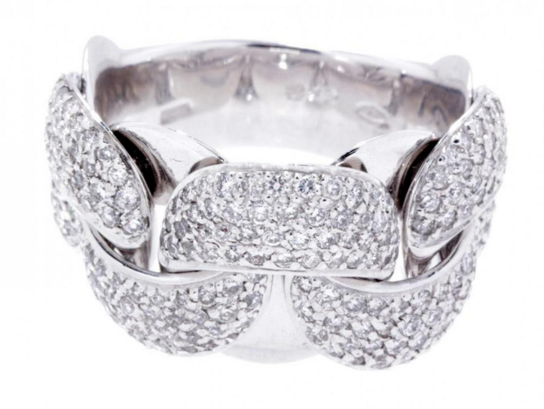 Jewelery studio Chimento Italy, 18k white gold ring set: Jewelery studio Chimento Italy, 18k white gold ring set with 215 brilliant cut diamonds, 1.67 ct, color G-quality Vvs, 10.6 grams, size 17.5