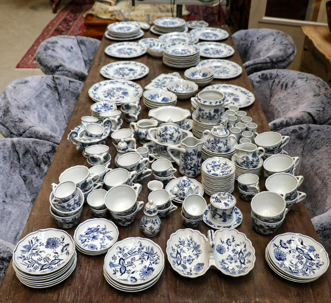 Blue/white decorated porcelain service (80 pieces), (1 of 8)
