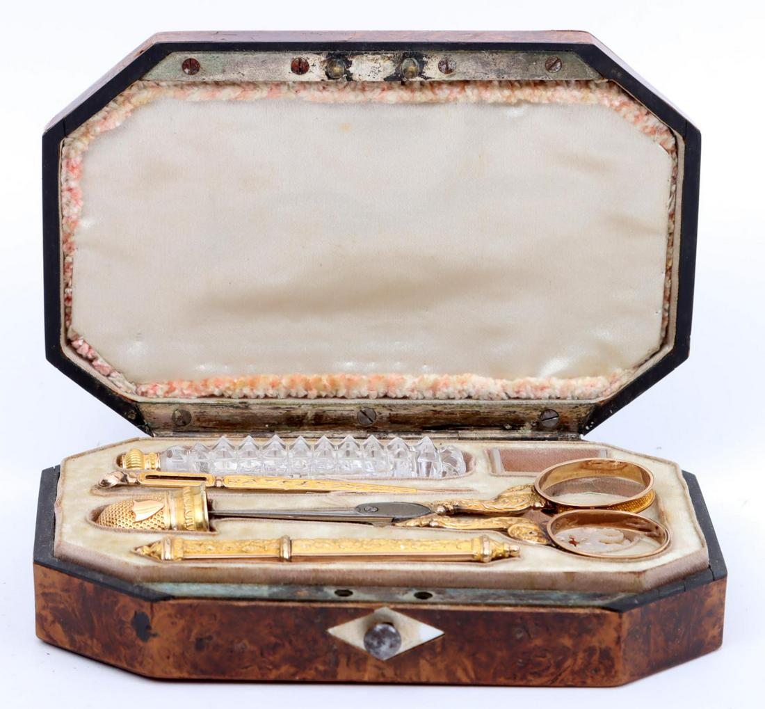 Antique gold sewing kit in original burr walnut with mother- ... (1 of 4)