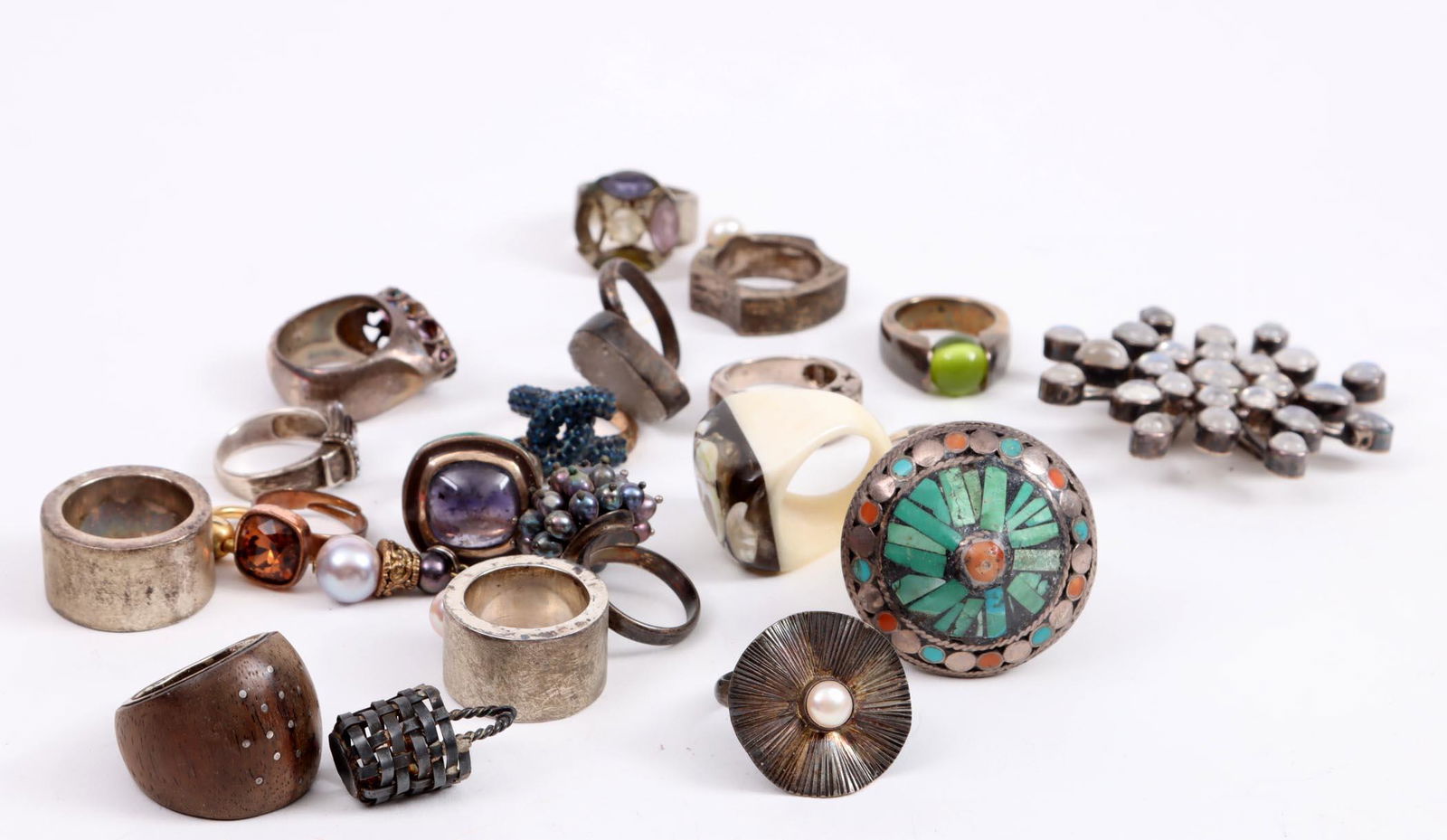 Various silver rings, bijoux, etc. (1 of 3)