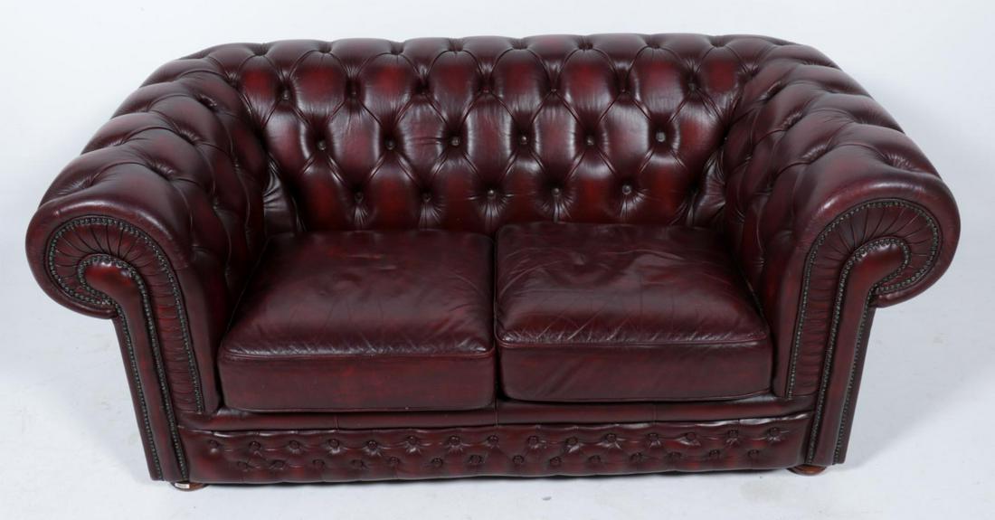 Bordeaux red leather Chesterfield 2-seater sofa: Bordeaux red leather Chesterfield 2-seater sofa