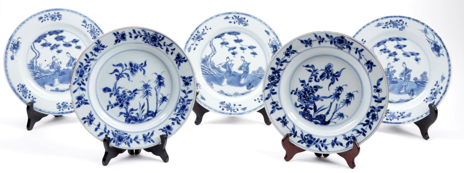 5 Antique blue/white Chinese porcelain plates of which three ... (1 of 9)