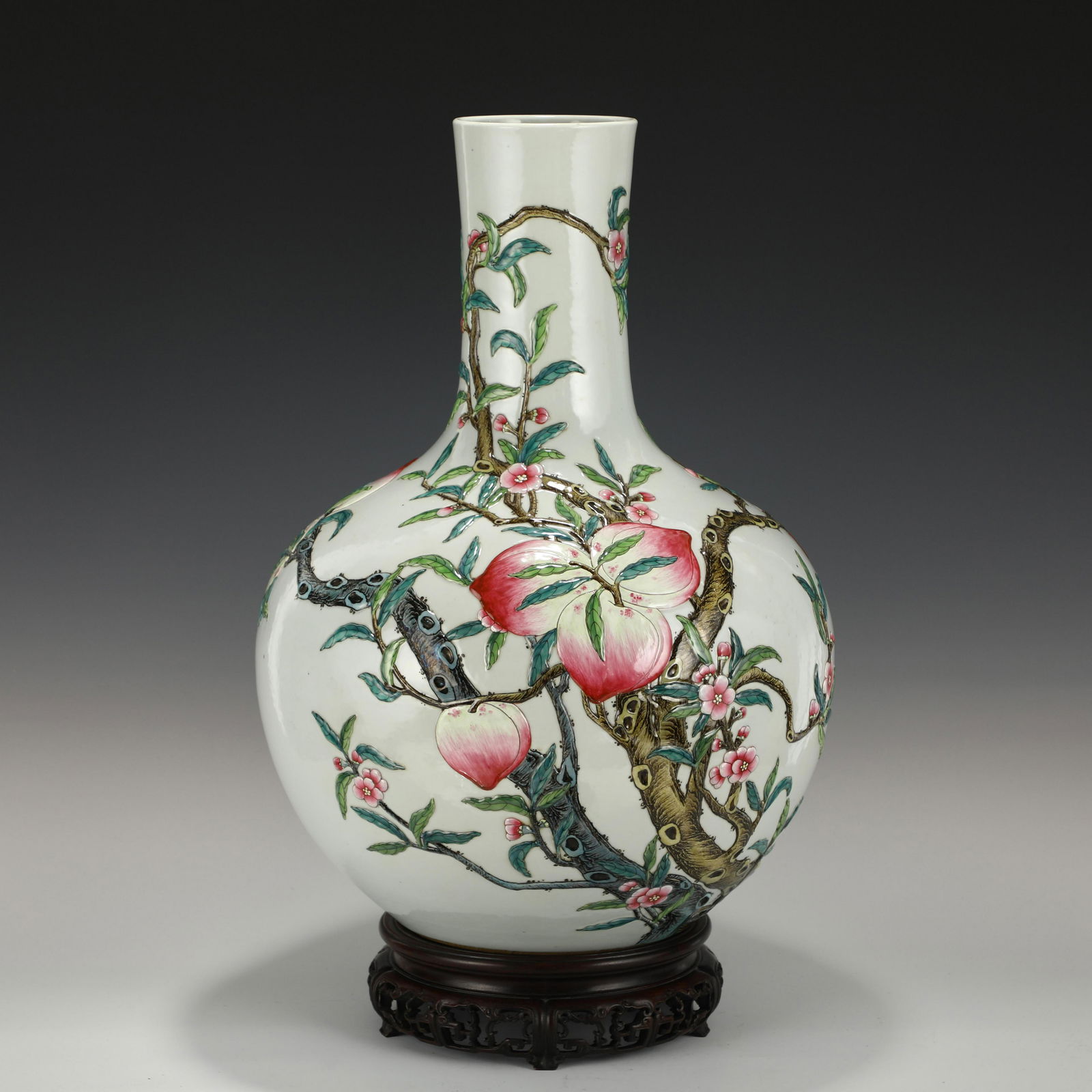 QIANLONG FAMILLE ROSE POMEGRANATE VASE ON STAND (1 of 10)