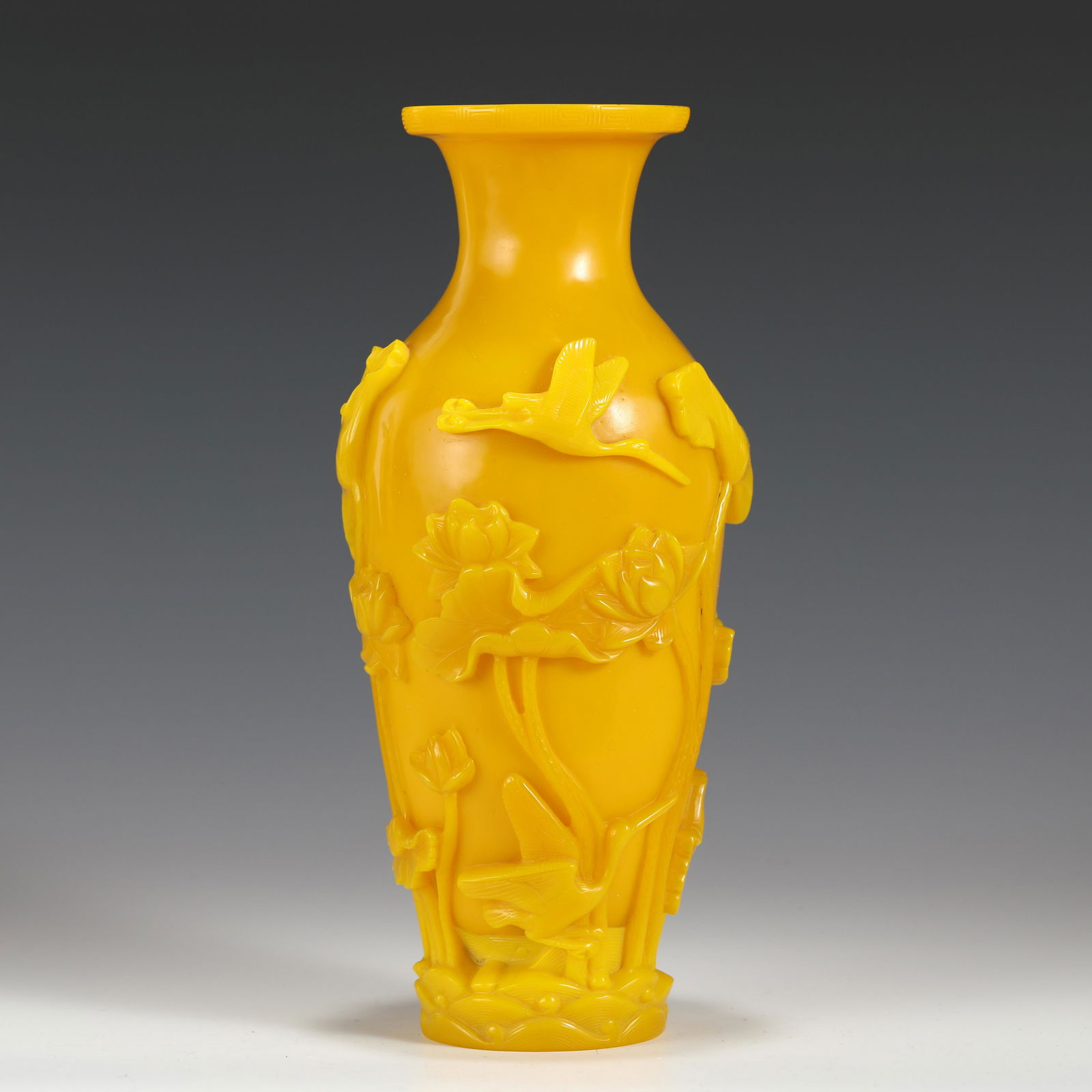 QING GUANGXU PEKING GLASS CARVED DRAGON VASE (1 of 10)