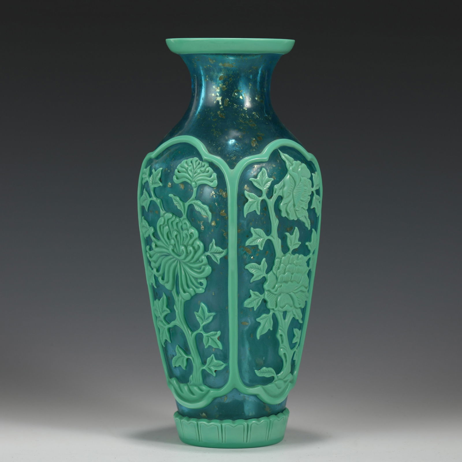 QIANLONG FLORAL GREEN GLASS BOTTLE VASE (1 of 9)