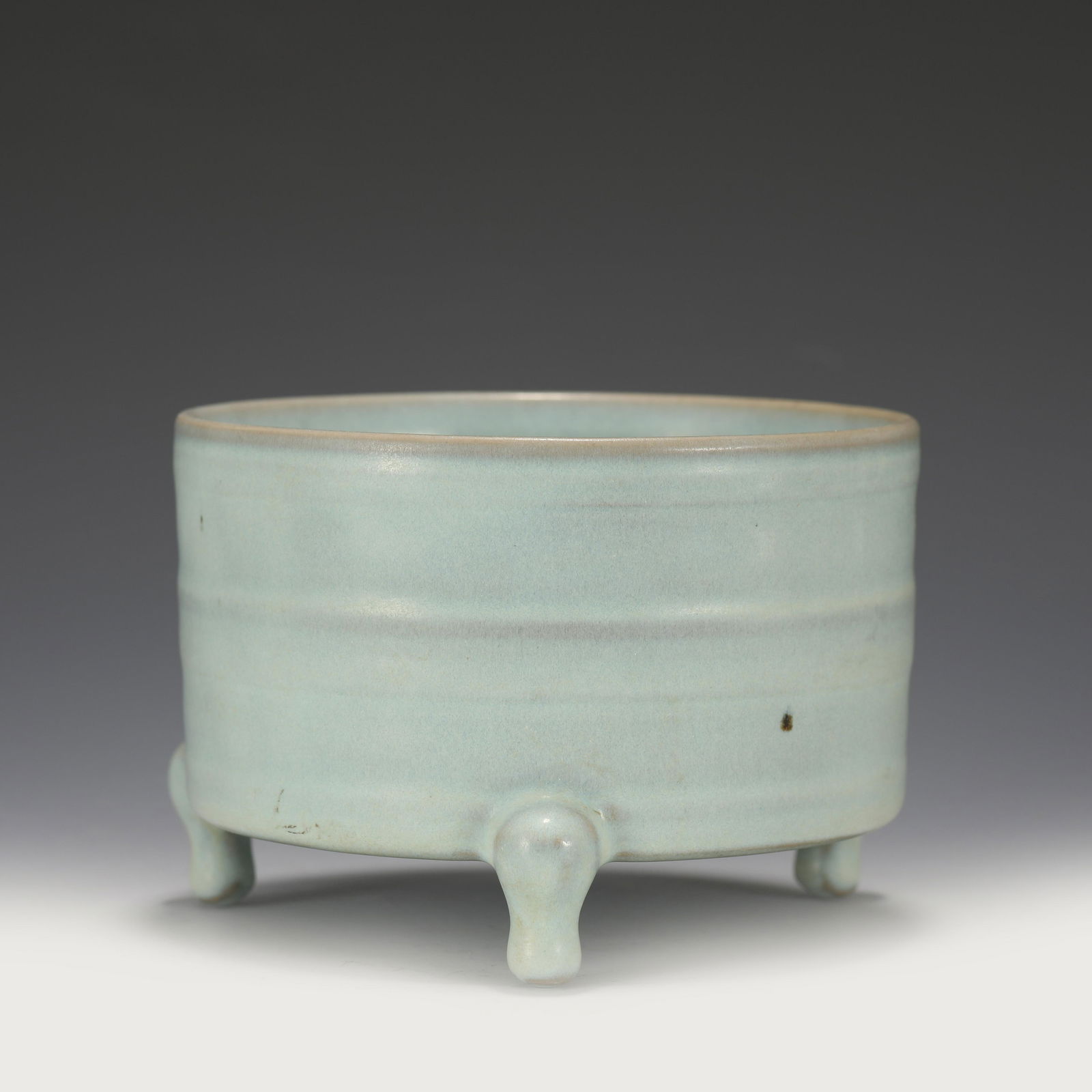 A CHINESE RU TYPE GLAZE PORCELAIN TRIPOD WASHER (1 of 8)
