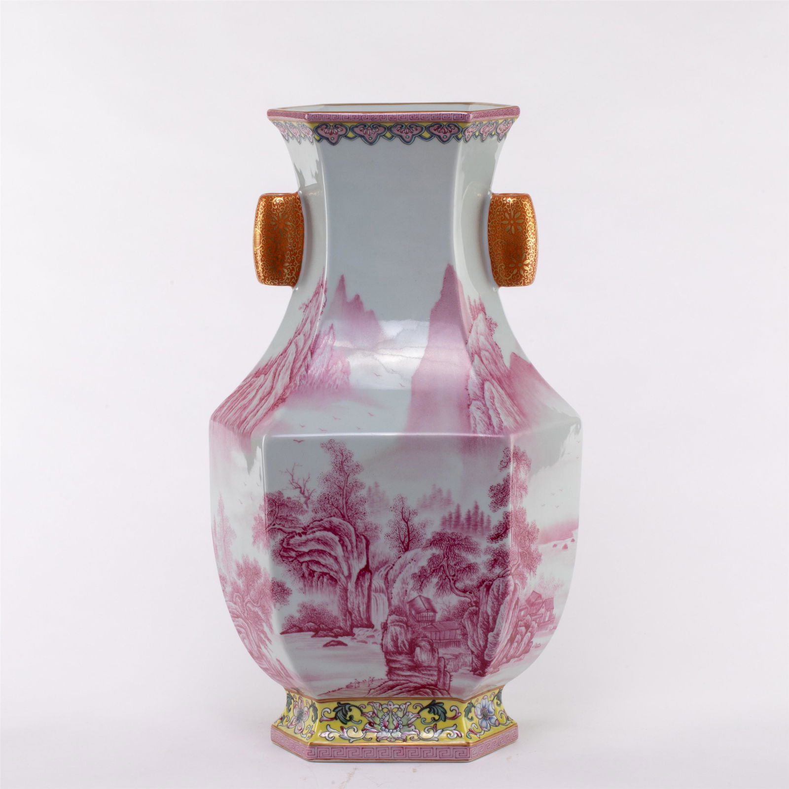 A CARMINE RED GLAZED PORCELAIN VASE/QING DYNASTY (1 of 10)