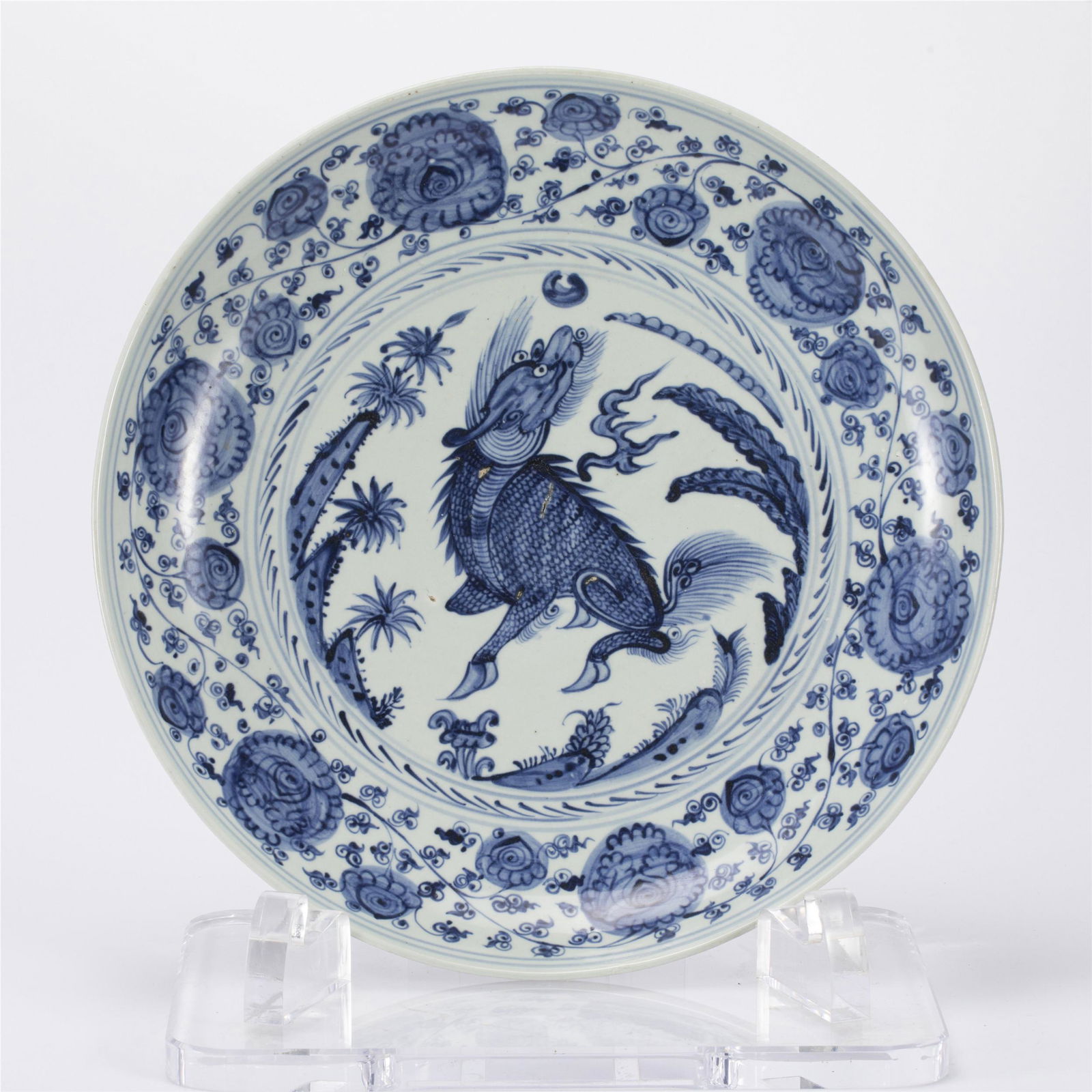 A BLUE AND WHITE PORCELAIN DISH,MING (1 of 9)