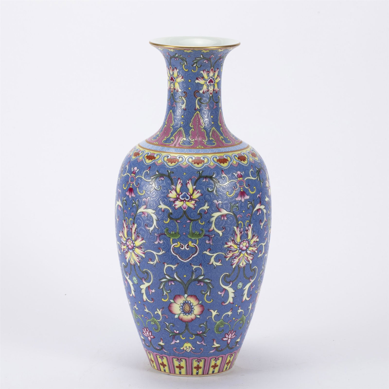 A FAMILLE ROSE PORCELAIN VASE,QIANLONG (1 of 9)