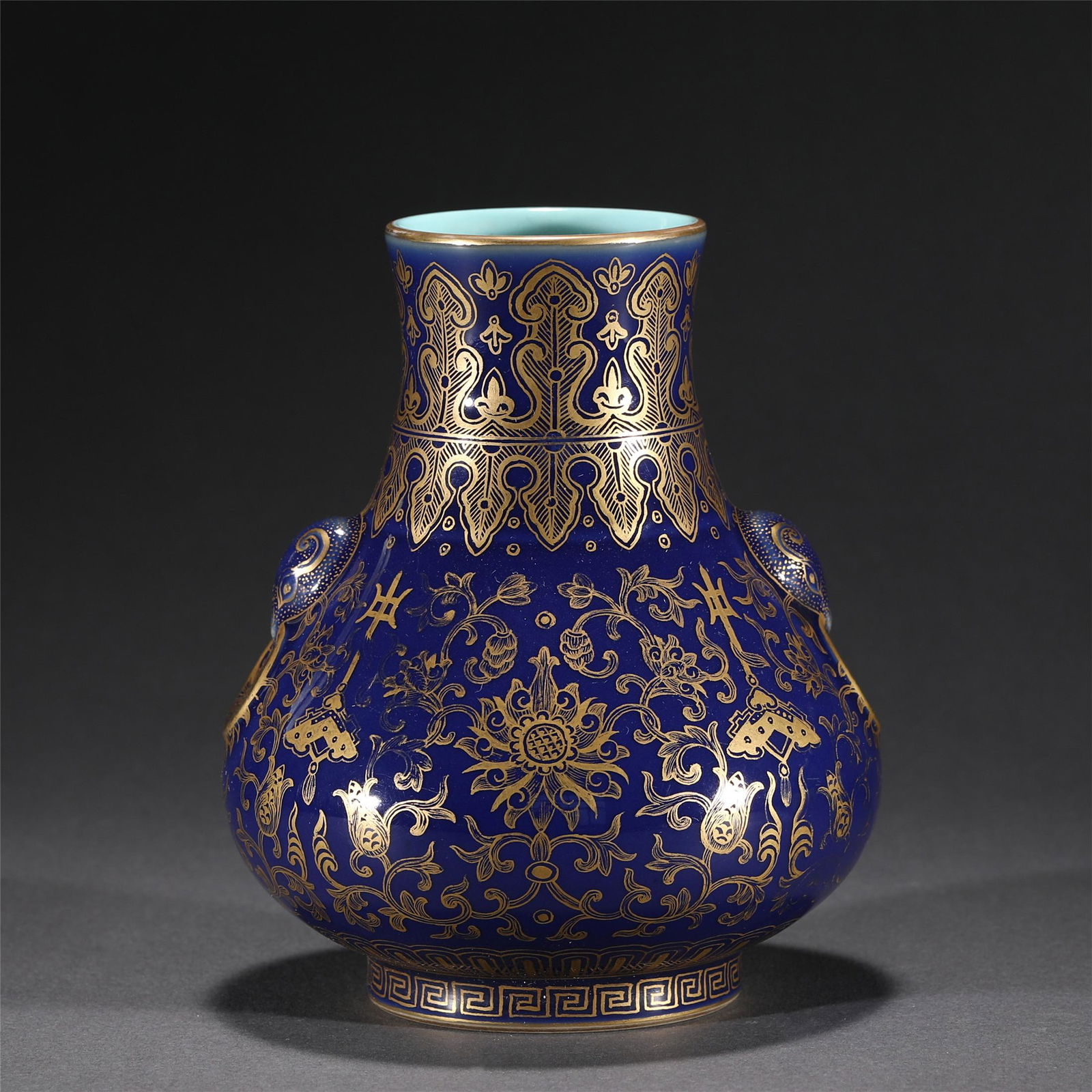 A BLUE GLAZE GOLD PAINTED PORCELAIN VASE,QIANLONG (1 of 10)