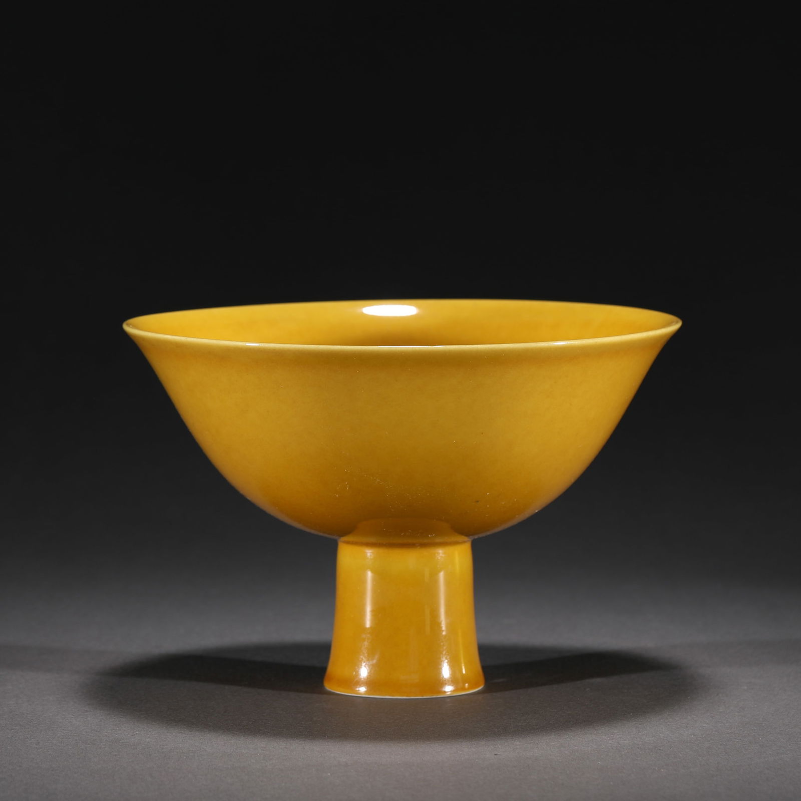 ZHENGDE YELLOW GLAZE PORCELAIN STEM-CUP (1 of 8)