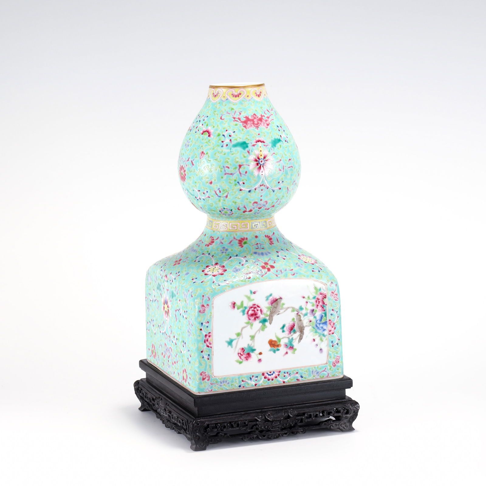 QIANLONG FAMILLE ROSE OPEN FACE VASE ON STAND (1 of 10)