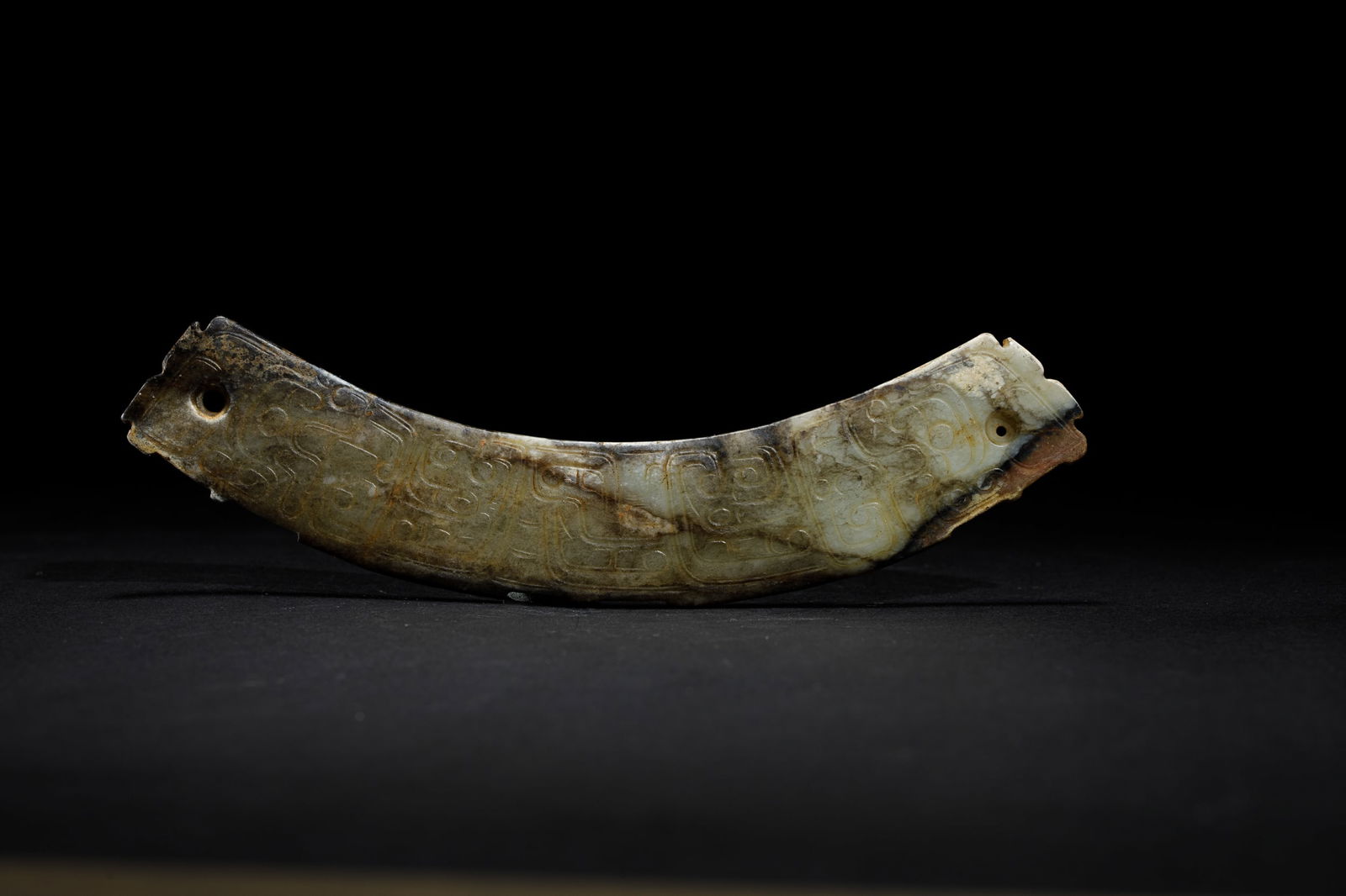 A CARVED JADE BI ORNAMENTS (1 of 8)