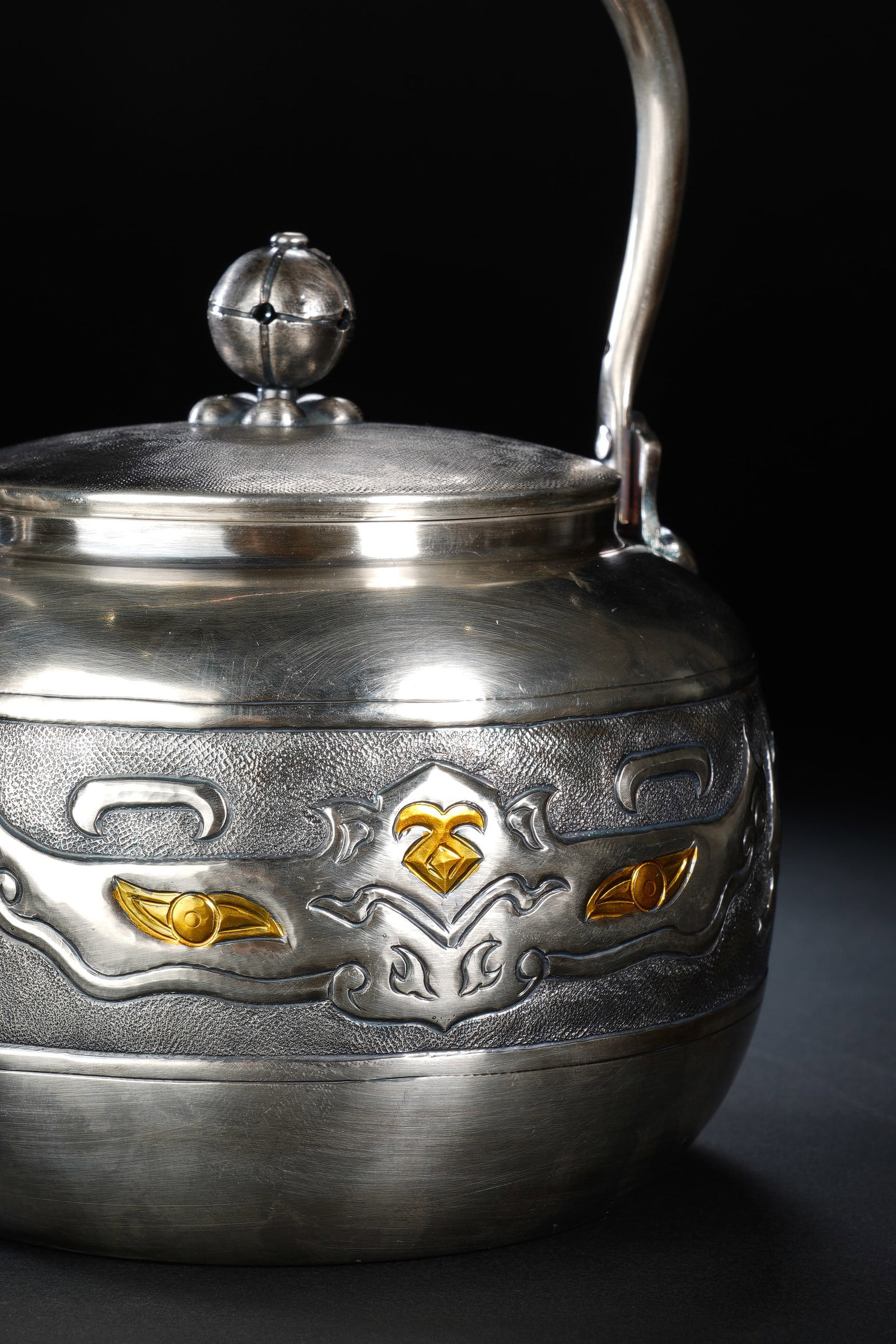 A CHINESE SOLID SILVER TEAPOT - 4