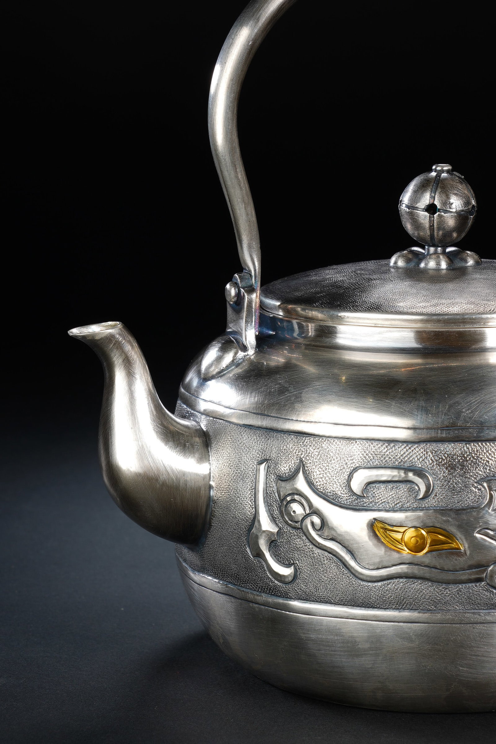 A CHINESE SOLID SILVER TEAPOT - 5