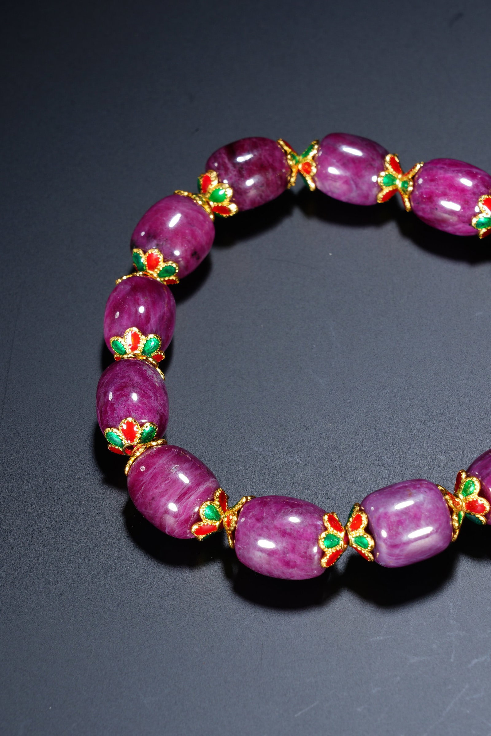 A CHINESE RUBY BEAD BRACELET - 6