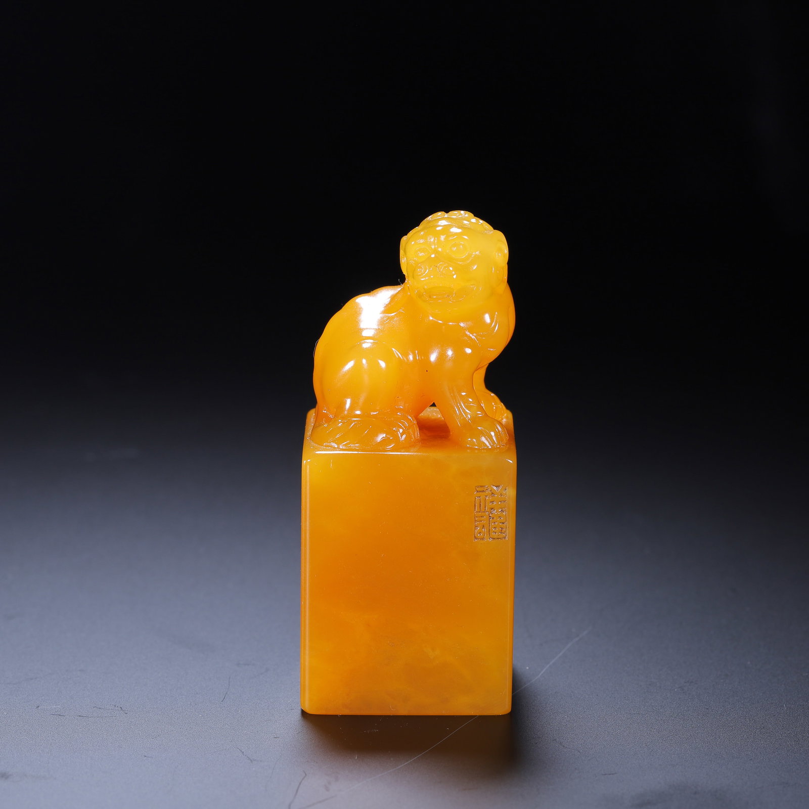 CHINESE TIANHUANG STONE LION SEAL (1 of 10)