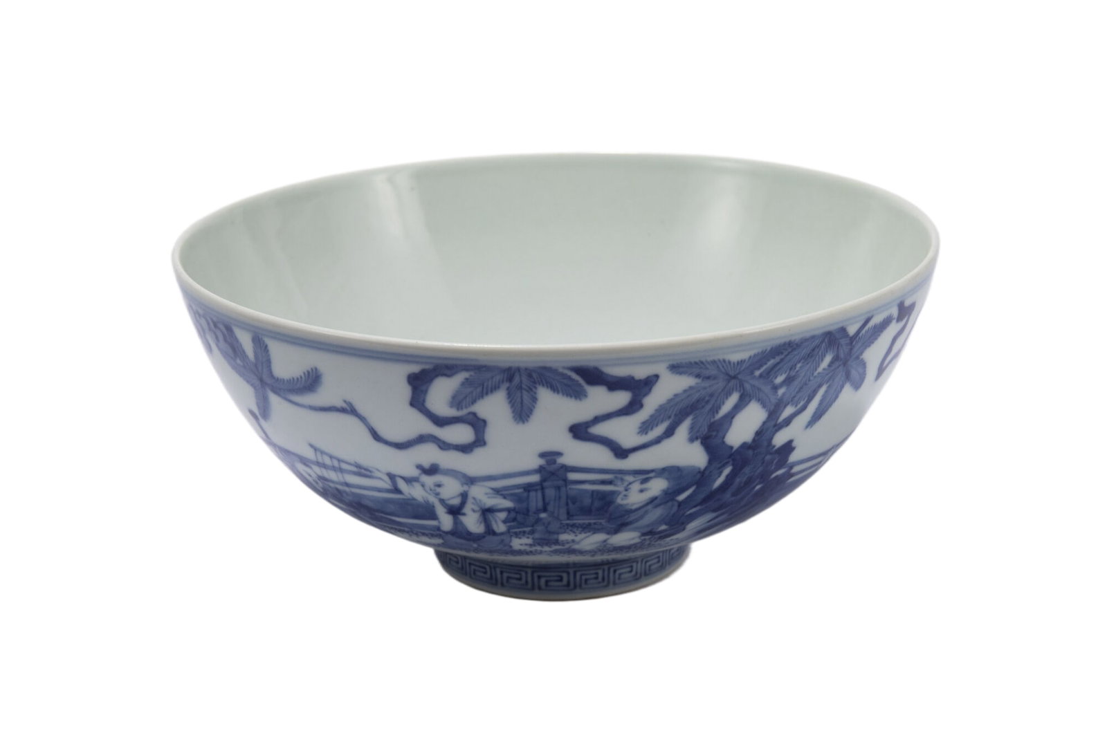 A CHINESE BLUE AND WHITE PORCELAIN BOWL (1 of 10)