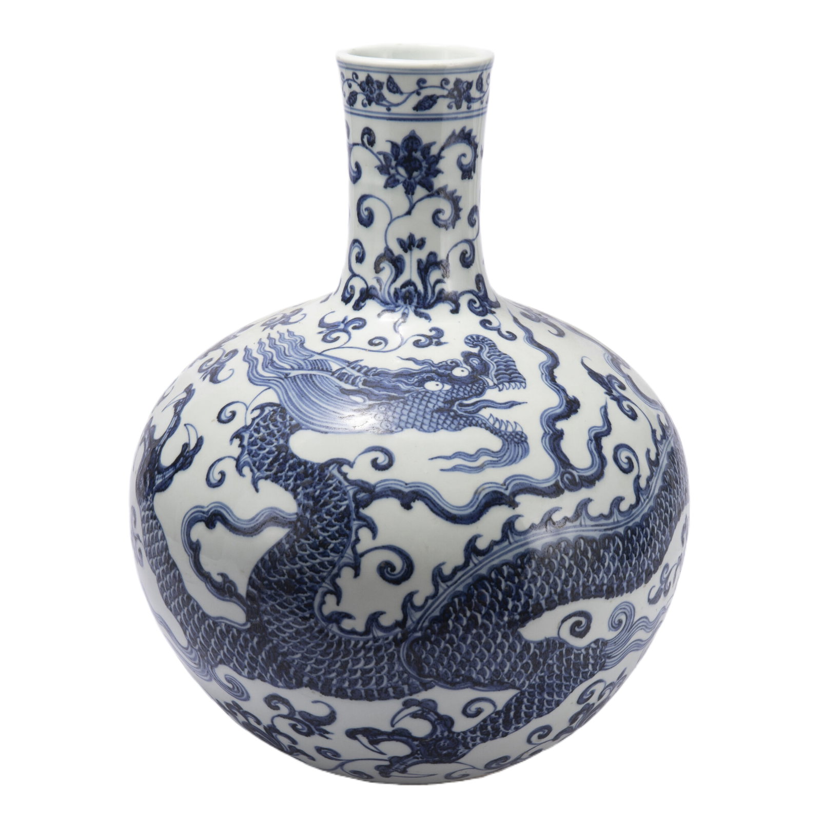 A CHINESE BLUE AND WHITE DRAGON GLOBULAR VASE (1 of 12)